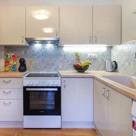 Irene فيلة Zóla