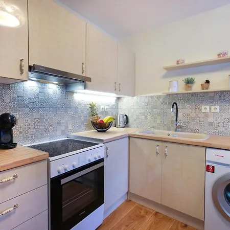 Irene فيلة Zóla