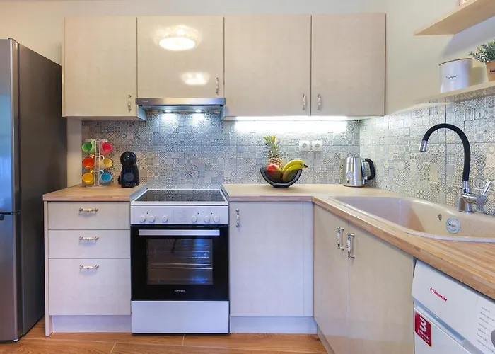 Irene فيلة Zóla